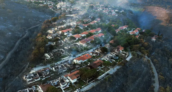 Kebakaran Hutan di Turki: 2 Tewas, 200 Rumah Terbakar, Ribuan Mengungsi
